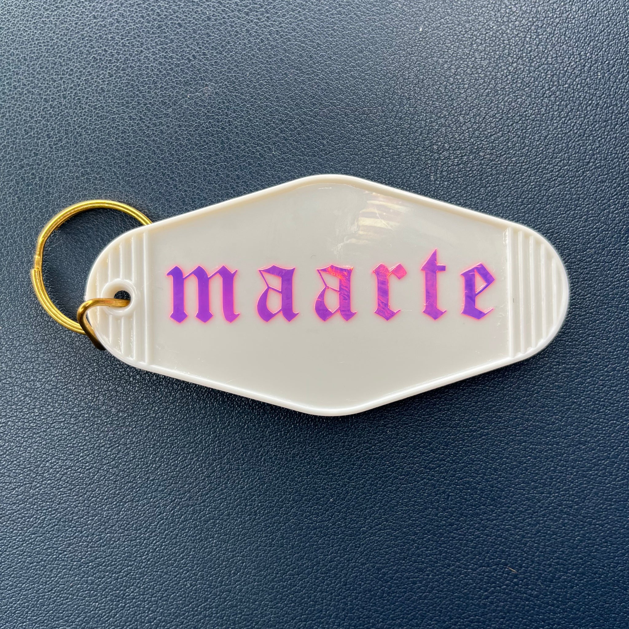 Maarte Keychain (white) | Motel Keychain